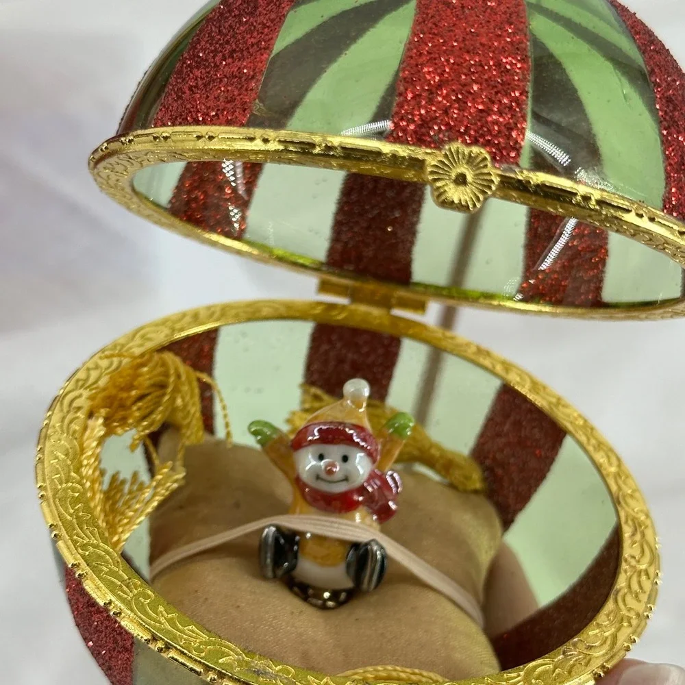 Waterford Holiday Heirlooms North Pole Treasures Box- Ornament * Crack in Glass